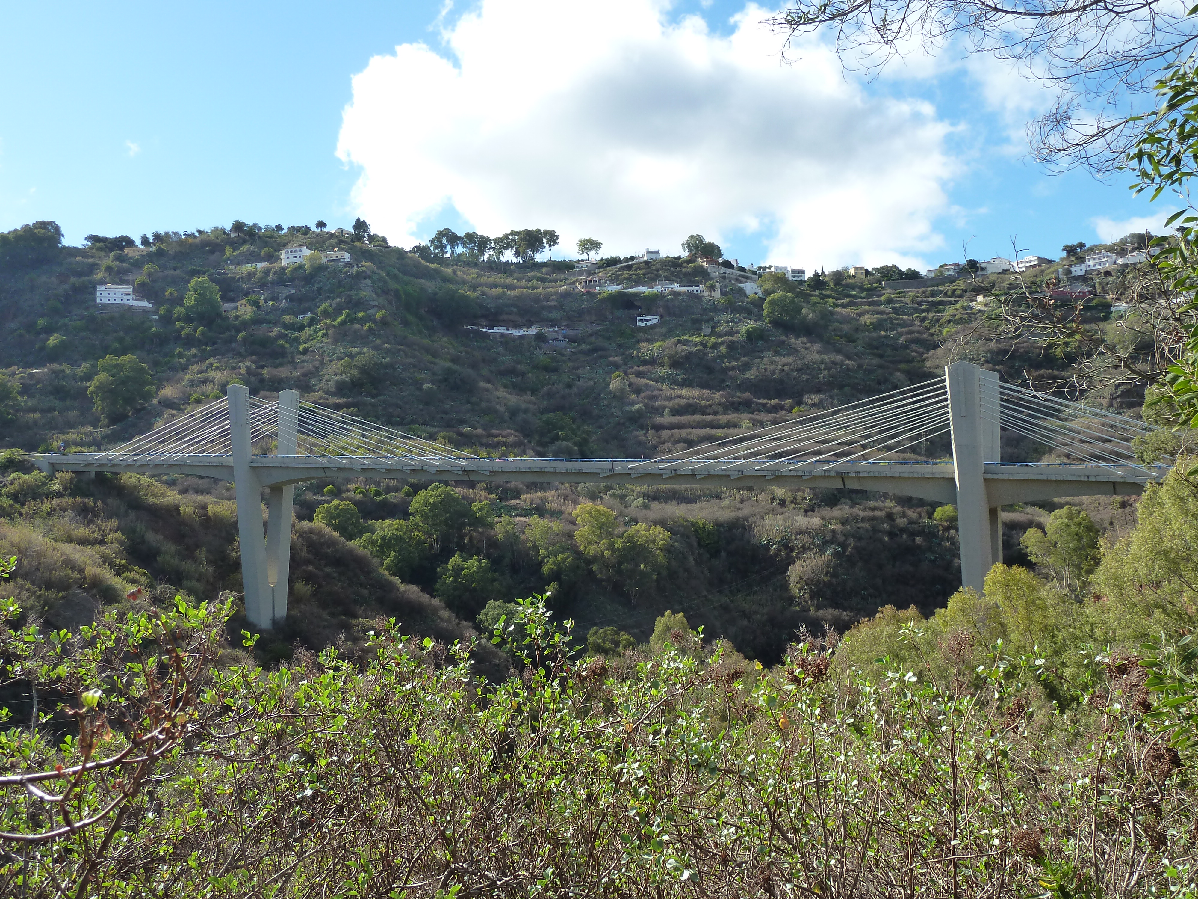 GOING Viaducto Sobre El Barranco De Teror going-viaducto-sobre-el-barranco-de-teror