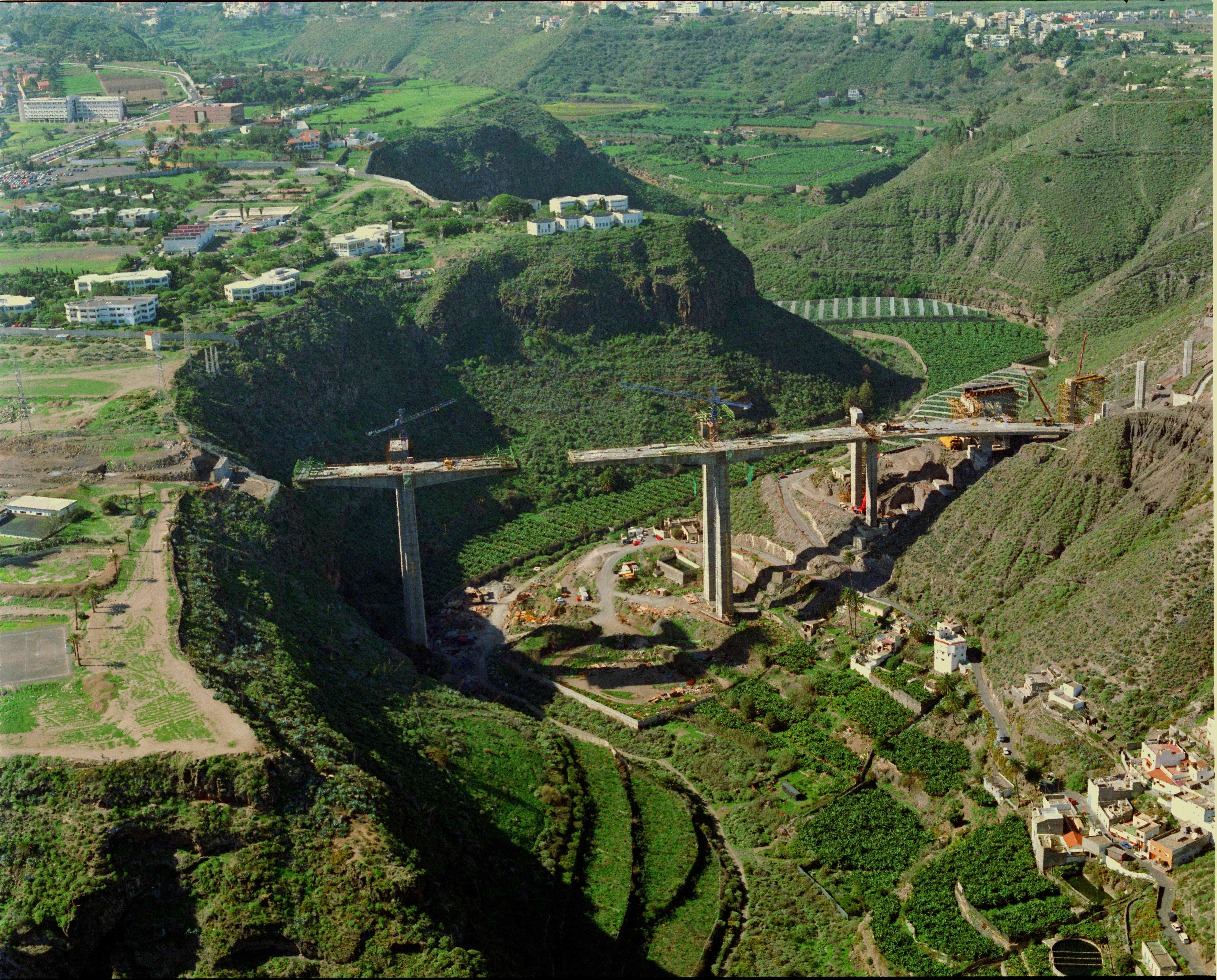 GOING Viaducto Sobre El Barranco De Guiniguada going-viaducto-sobre-el-barranco-de-guiniguada